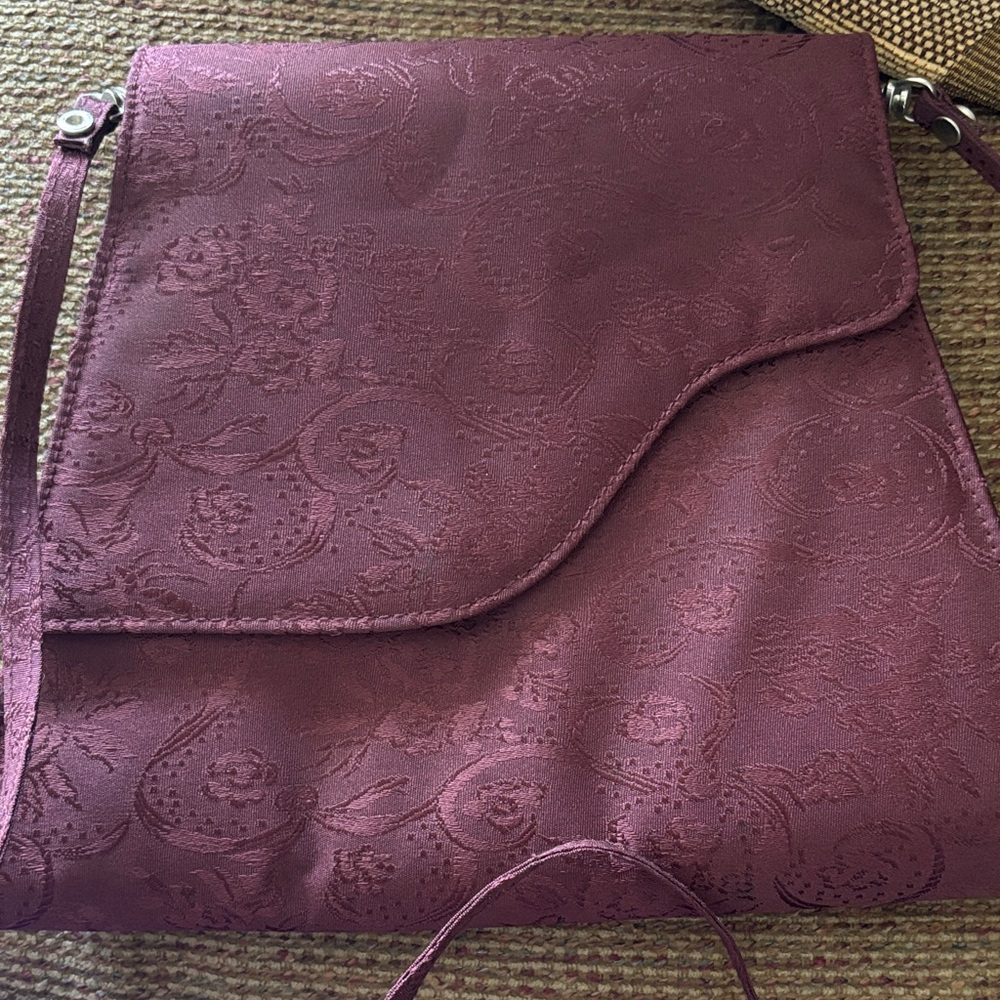 Chic Floral Embossed Clutch in Deep Burgundy